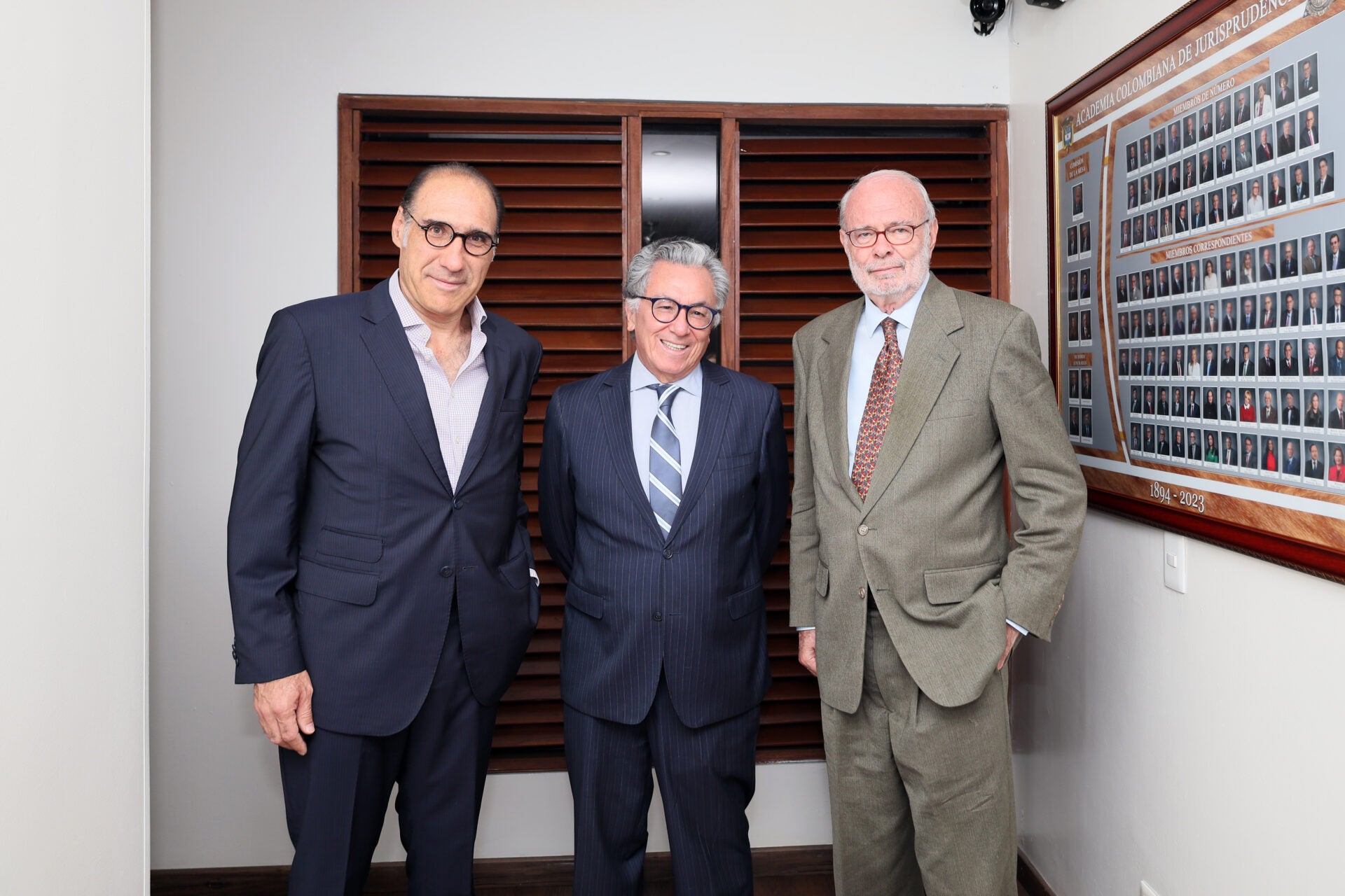 Luis Jaime Salgar, abogado y columnista; Germán Manga, periodista y excónsul general de Colombia; y Alfonso López Caballero, exembajador en el Reino Unido.
