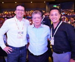 Durante el evento en Cartagena estuvieron presentes Germán Bahamón, gerente general de la Federación Nacional de Cafeteros; Bruce Mac Master, presidente de la Andi; y Jeffrey Fajardo, presidente ejecutivo de Porkcolombia. Durante el evento en Cartagena estuvieron presentes Germán Bahamón, gerente general de la Federación Nacional de Cafeteros; Bruce Mac Master, presidente de la Andi; y Jeffrey Fajardo, presidente ejecutivo de Porkcolombia.