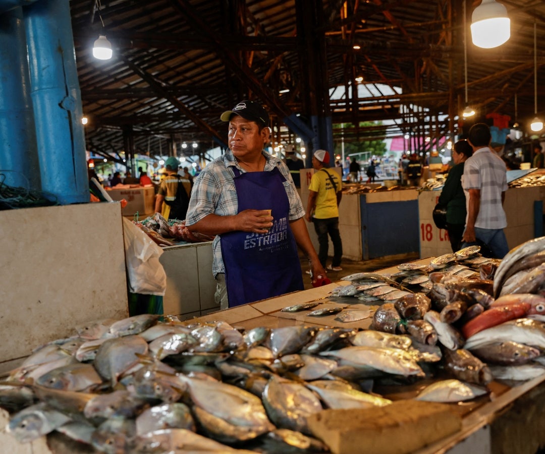 Pescadores en Ecuador están inmersos entre cárteles de droga y ataques de EE.UU.