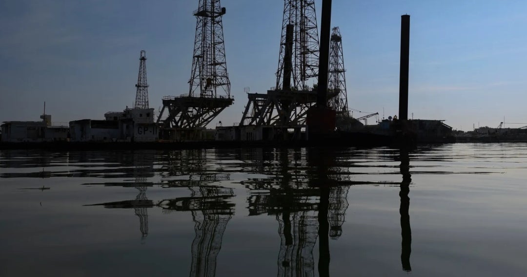 Interrupción de oleoducto amenaza con pérdida de 4% del suministro mundial de crudo