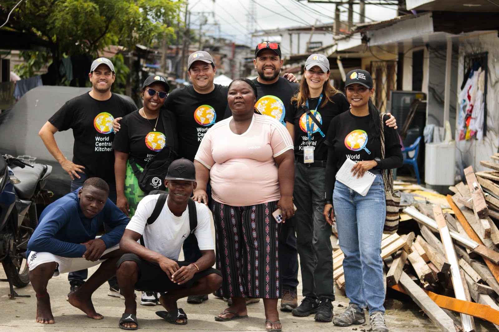 Labores de recuperación en Buenaventura tras el terremoto