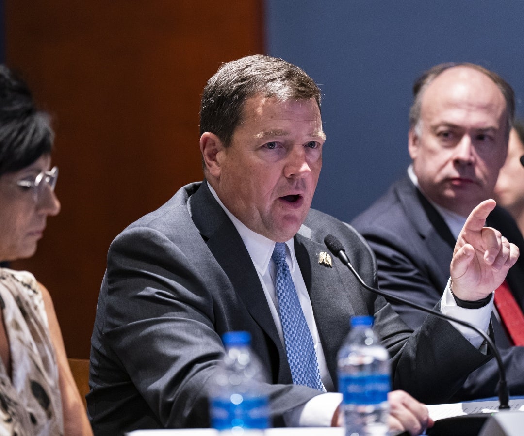 Trump dice que el controvertido fiscal estadounidense Ed Martin dejará su cargo.