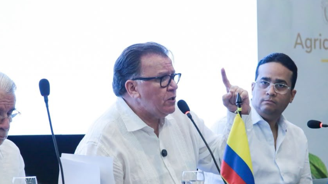 El ministro de Agricultura, Indalecio Dangond, aseguró que el gobierno está comprometido con el respaldo a productores y familias afectadas por el terremoto