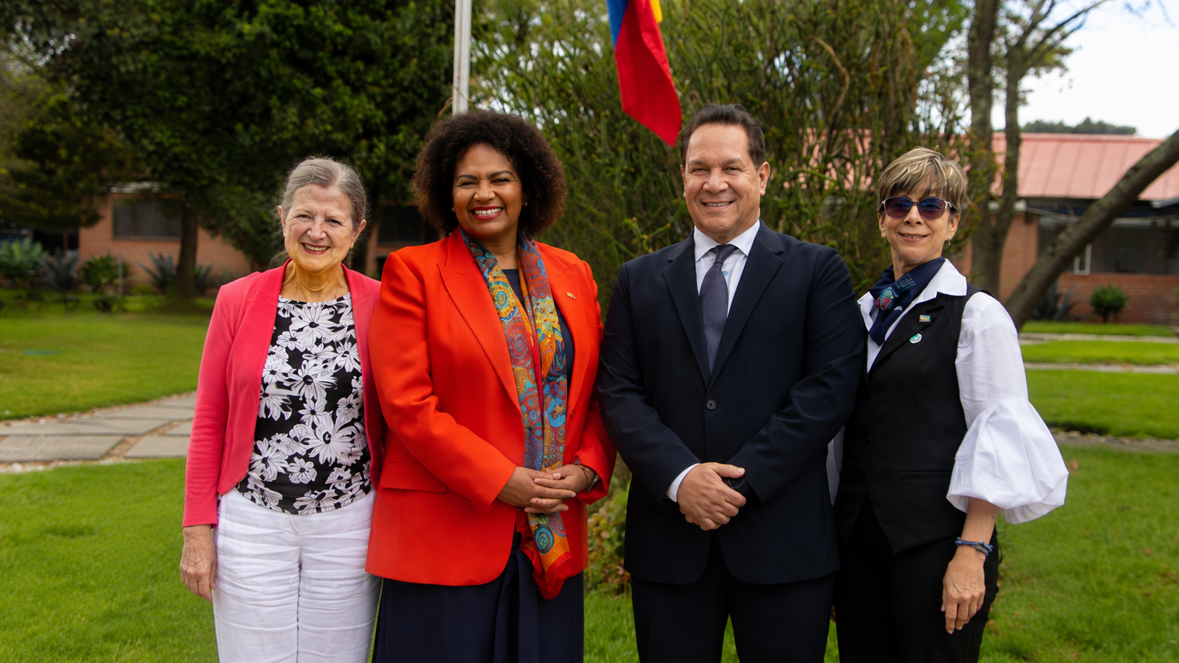 Dra. Doris Grinspun, Directora Ejecutiva de la Asociación de Enfermeras Registradas de Ontario (RNAO); Elizabeth Williams, Embajadora de Canadá en Colombia; Dr. Luis Gabriel Piñeros, Vicerrector Académico de la Fundación Universitaria Juan N. Corpas; Dra. María Antonina Román Ochoa, Decana de la Escuela de Enfermería de la Fundación Universitaria Juan N. Corpas.