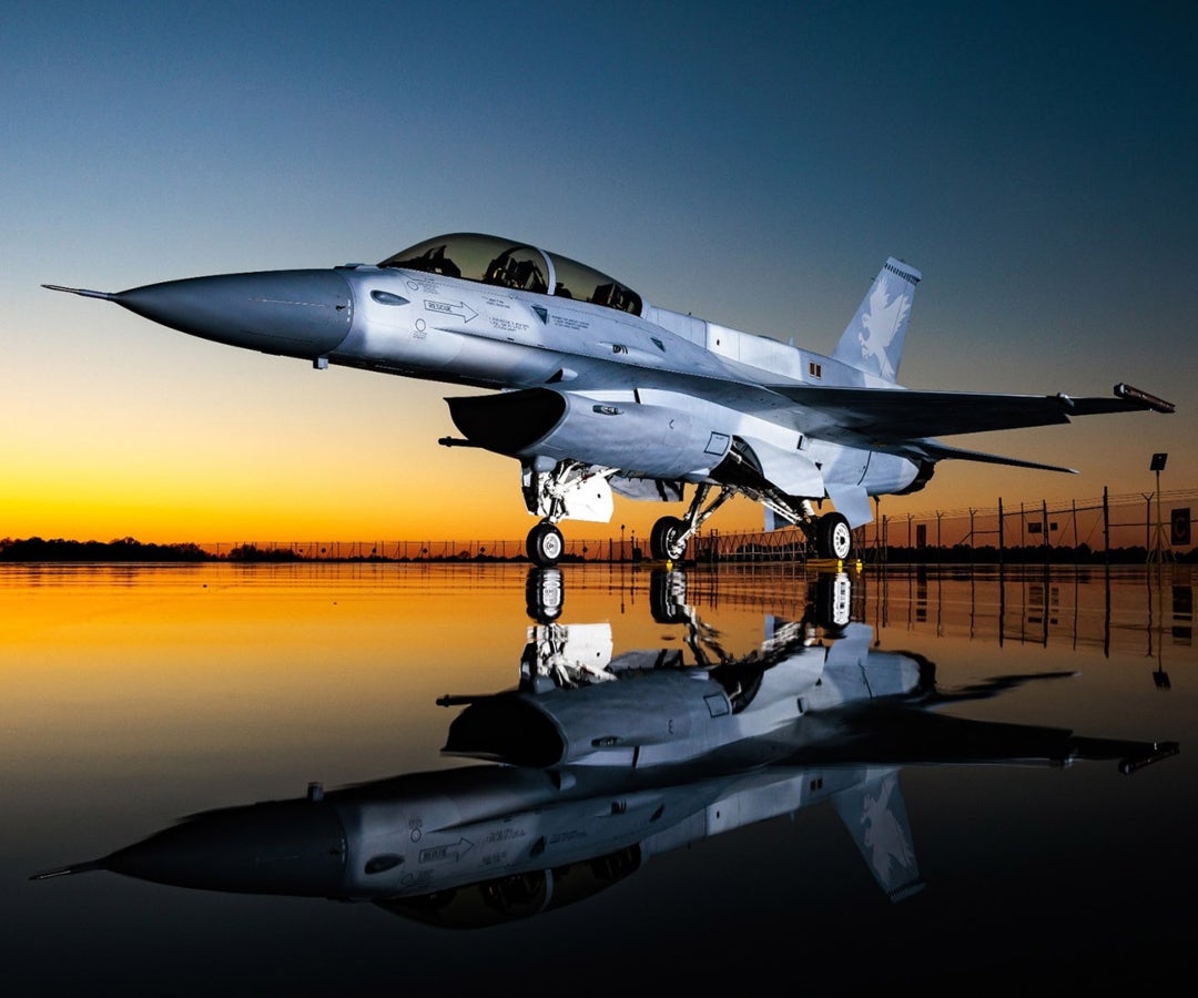Modelo F-16