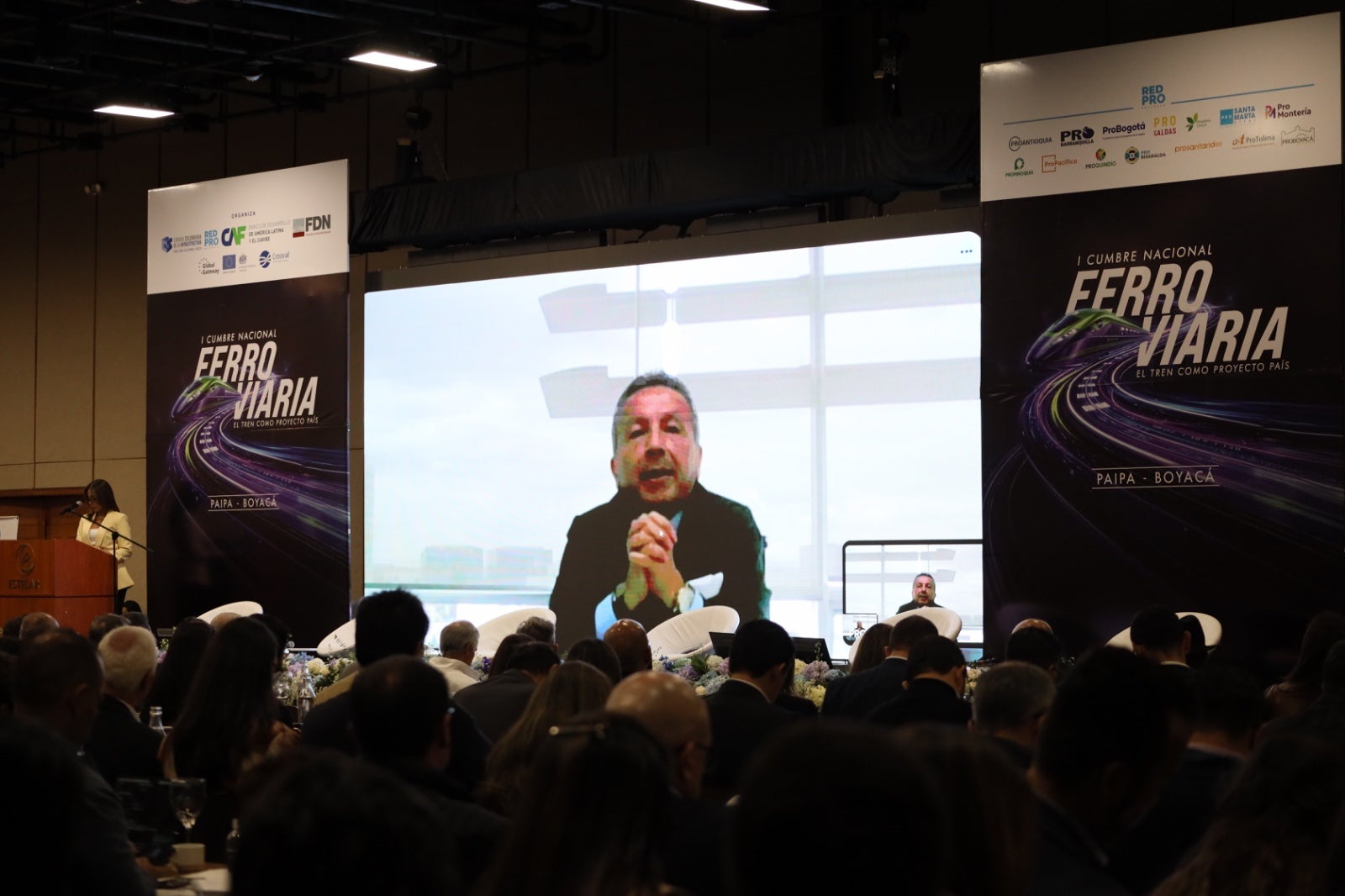 Presidente de la ANI, Ricardo Ayerbe, en su intervención en la Cumbre Ferroviaria