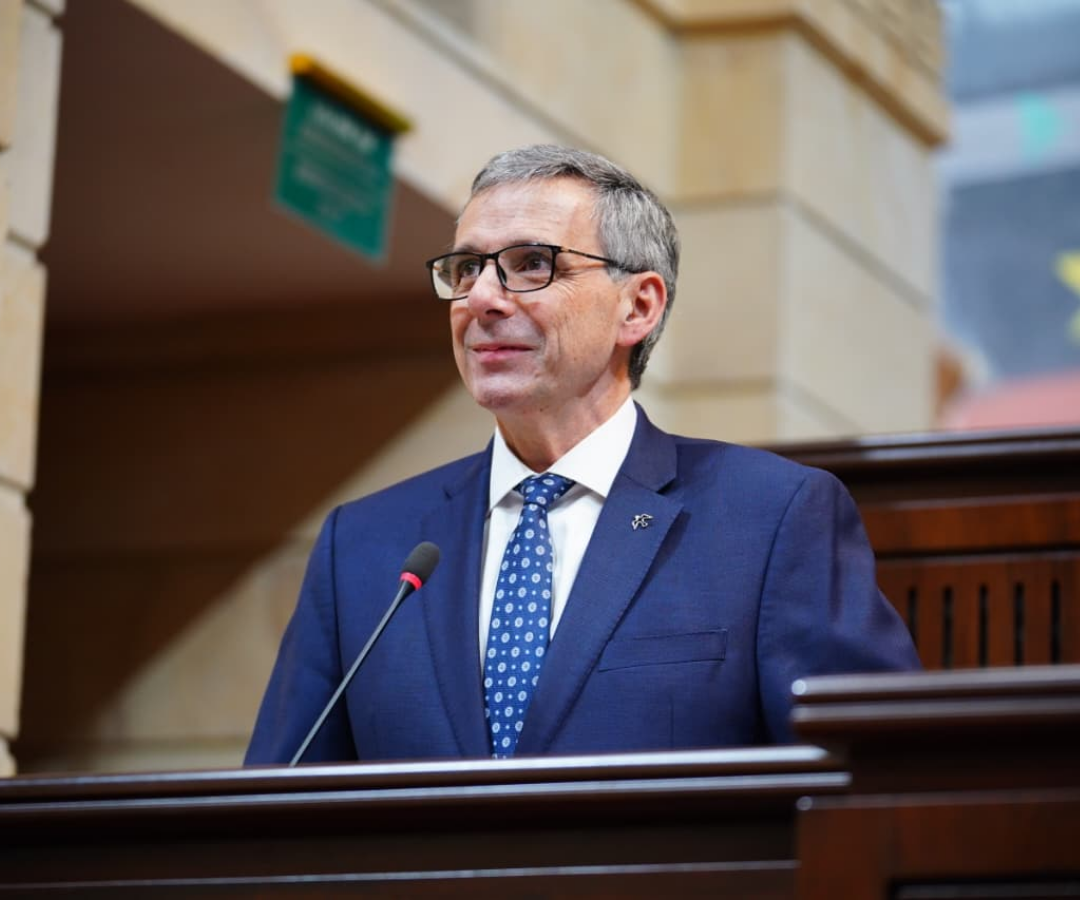 Ministro de Hacienda, Miguel Gómez, aseguró que el gobierno buscará recortar el gasto e incrementar la inversión para estabilizar la economía