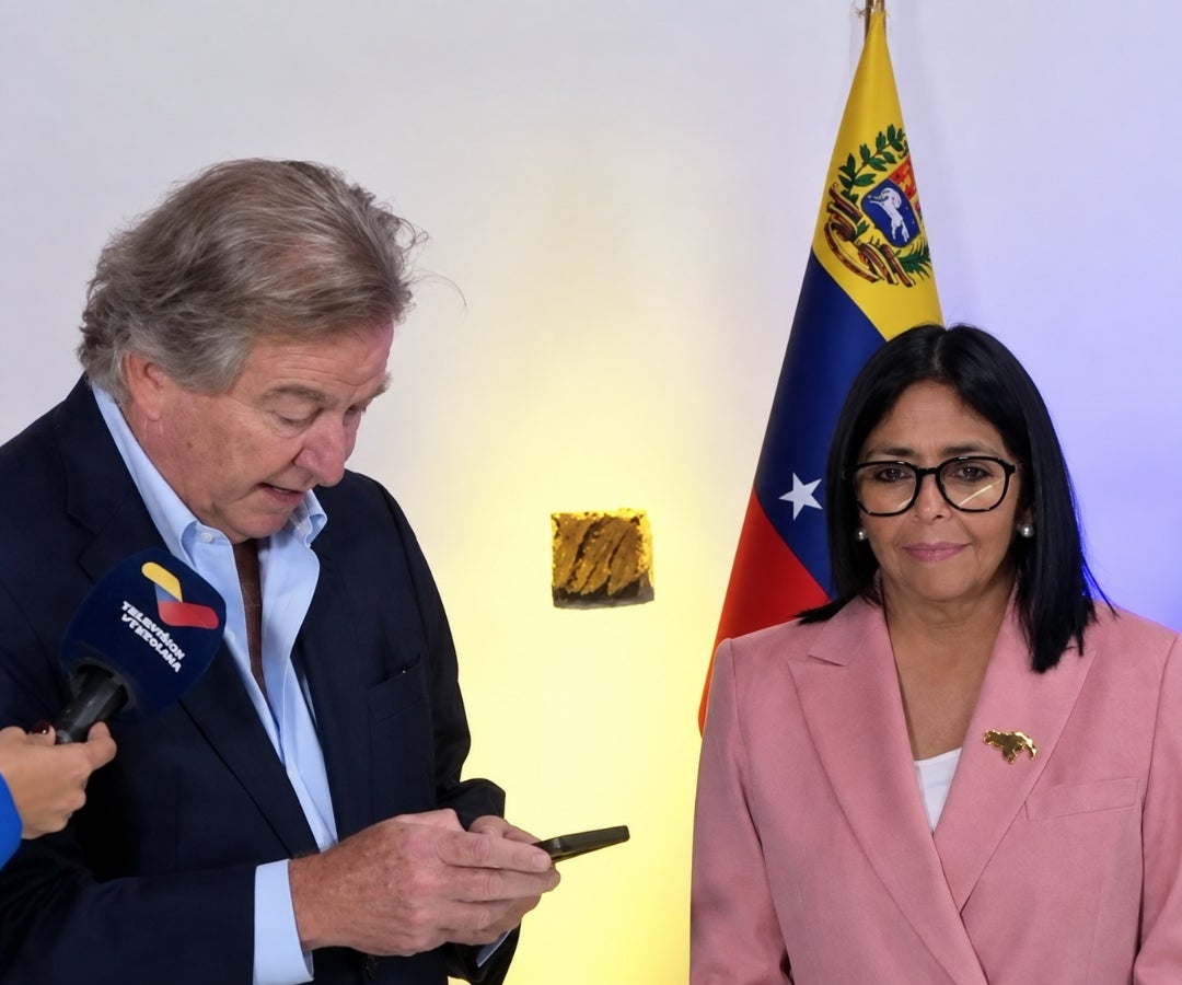 Jaime Gilinski, presidente de Grupo Gilinski, y Delcy Rodríguez, presidente interina de Venezuela