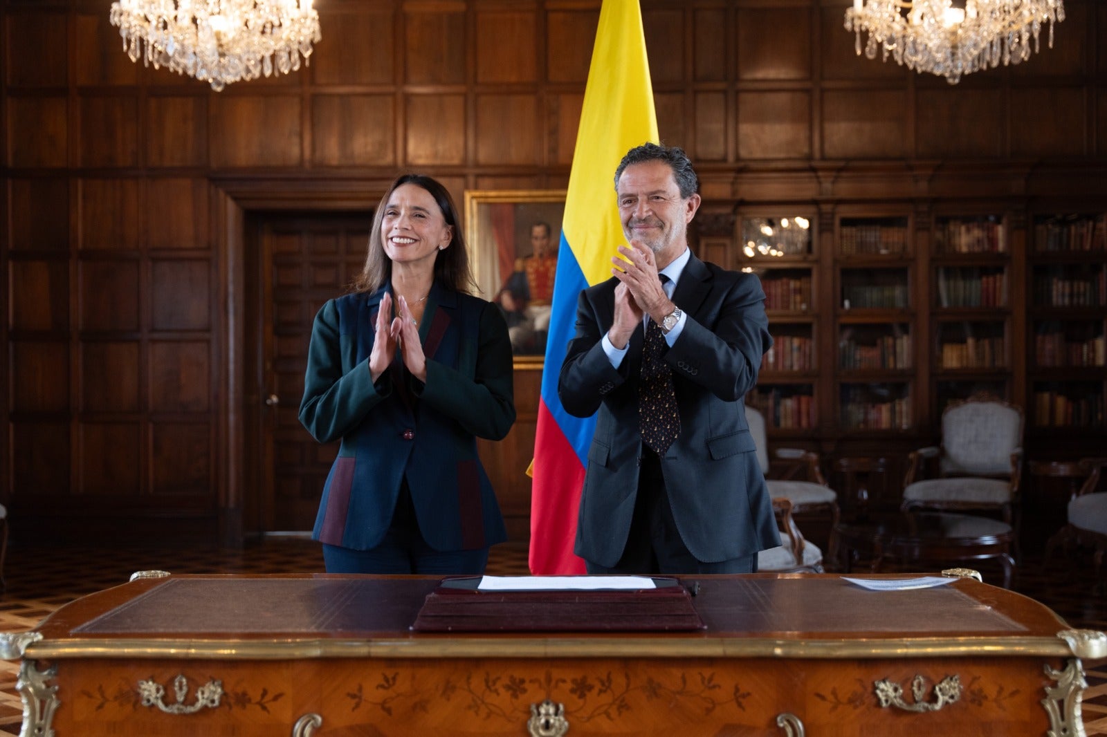 María Consuelo Araújo Castro, embajadora de Colombia en EE.UU.; y Omar Bula, ministro de Relaciones Exteriores