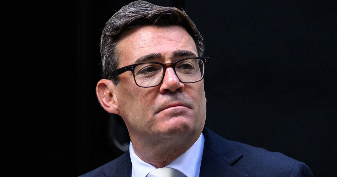 Xi insta al Reino Unido a proteger a los inversores chinos en una llamada con Burnham