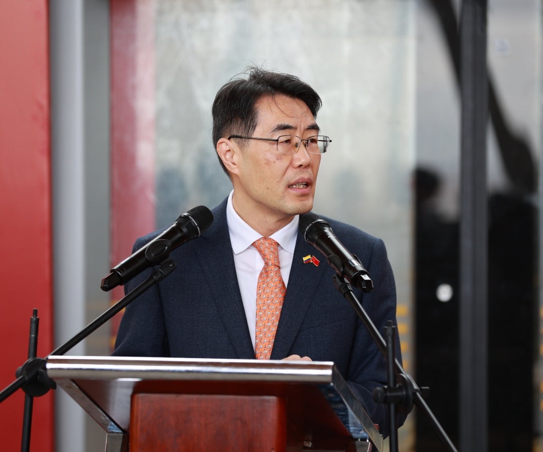 Zhu Jingyang, embajador de China en Colombia