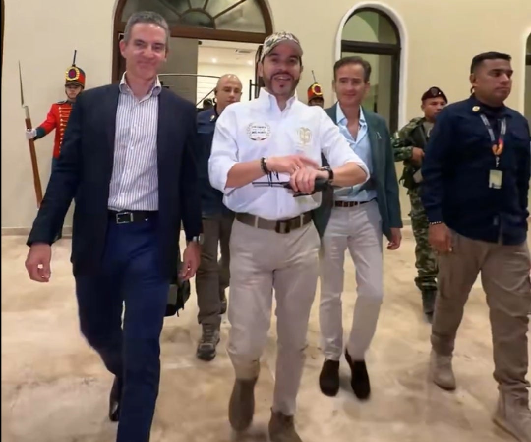 David Vélez, cofundador de Nu; y Abelardo de la Espriella, presidente de Colombia
