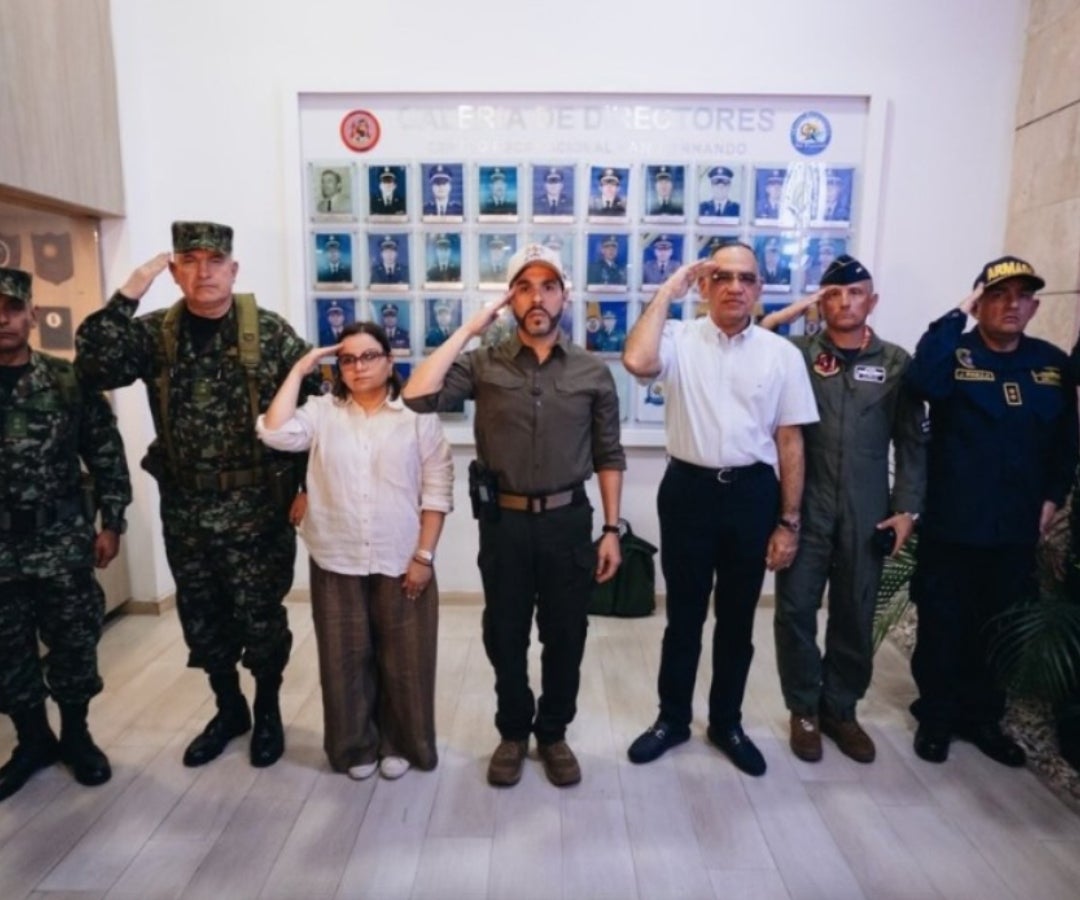 Porte de armas vuelve al debate tras imagen de De la Espriella en Santa Marta