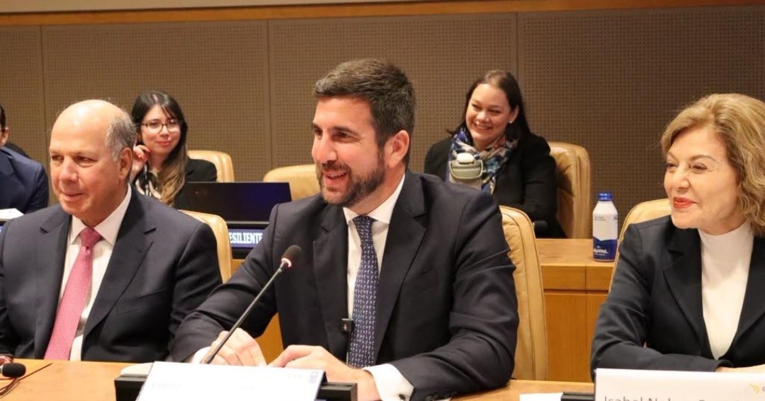 Cox advierte retos de infraestructura para la transición energética en la región