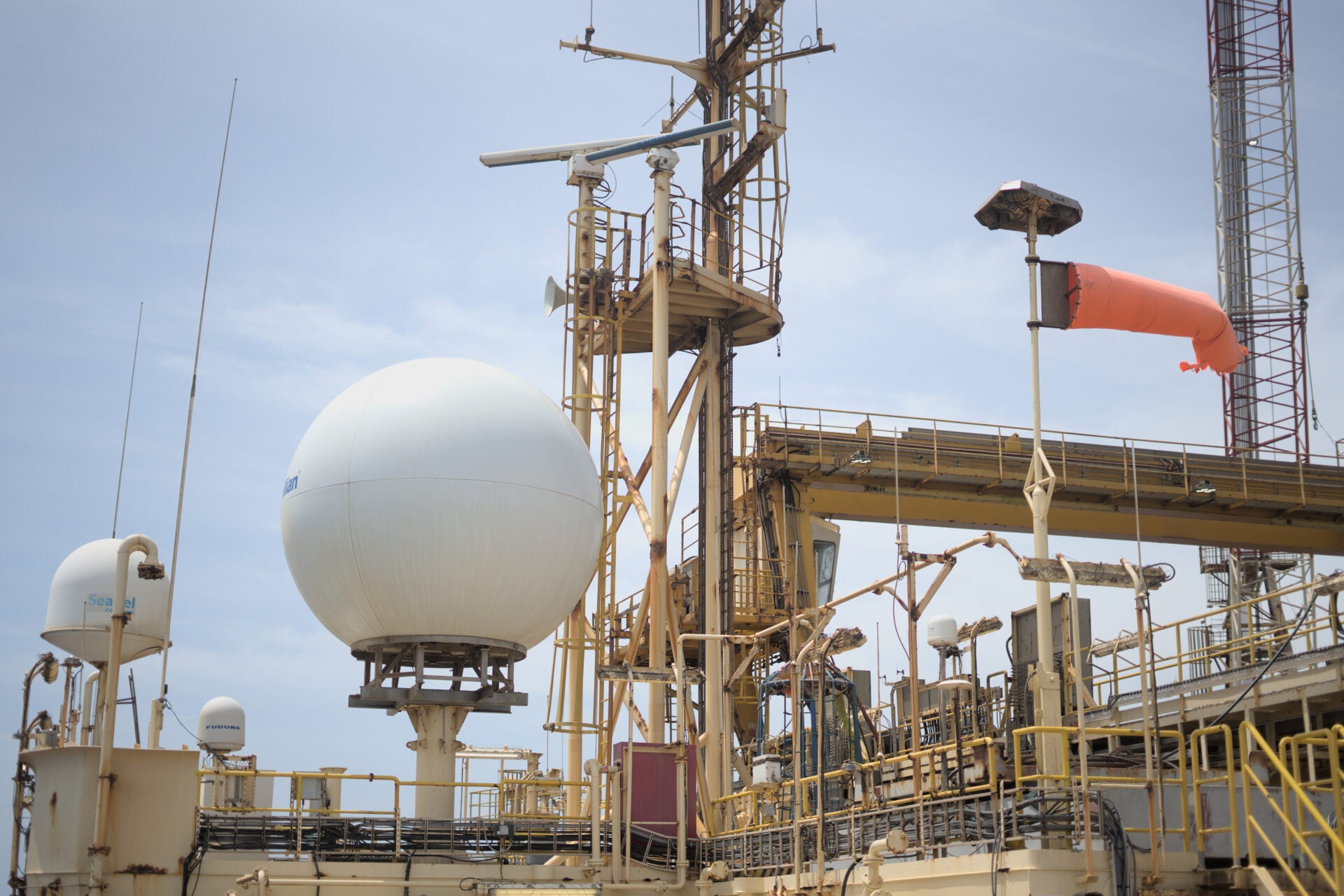 Plataforma costa afuera, Petrobras y Ecopetrol