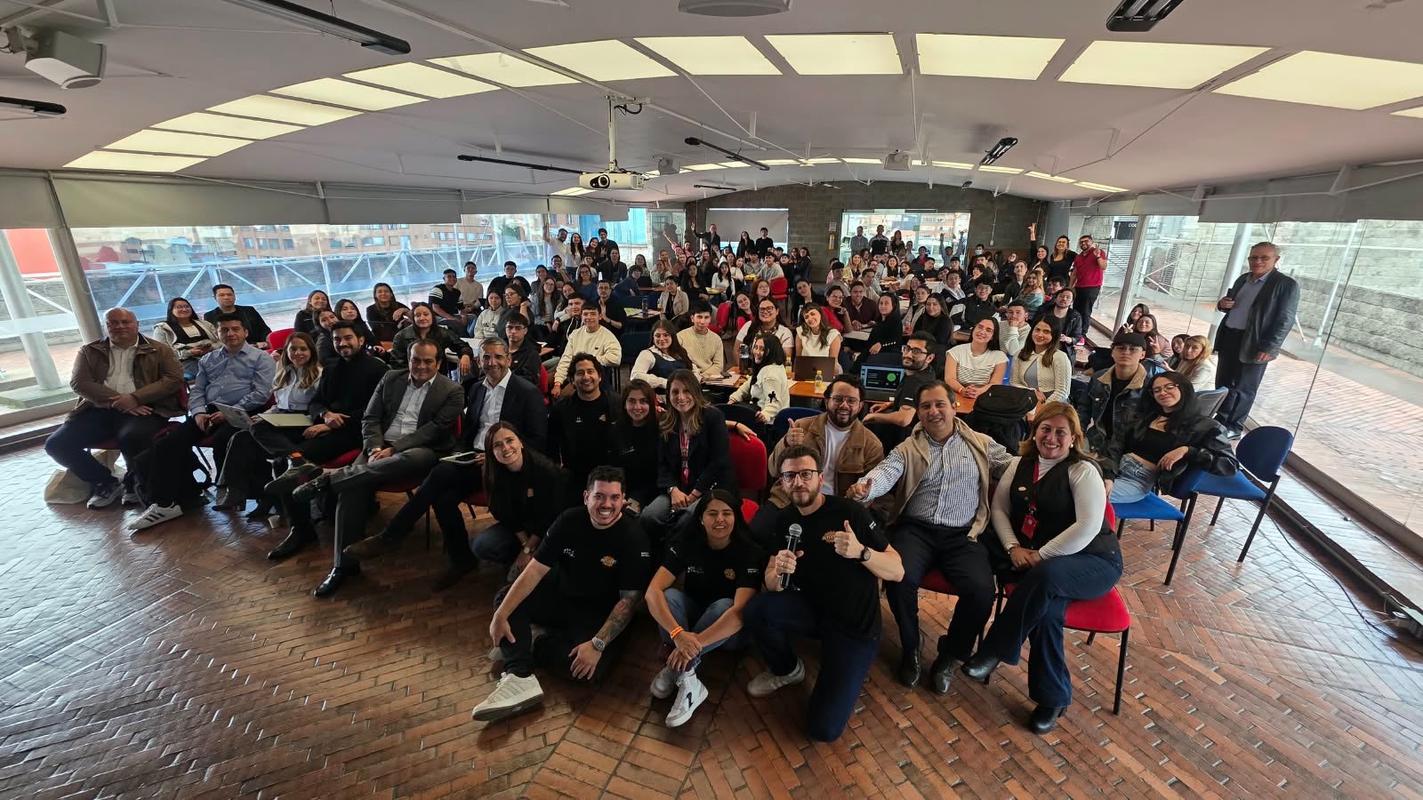 Outsiders evento de Aval Asset Management y Universidad Piloto