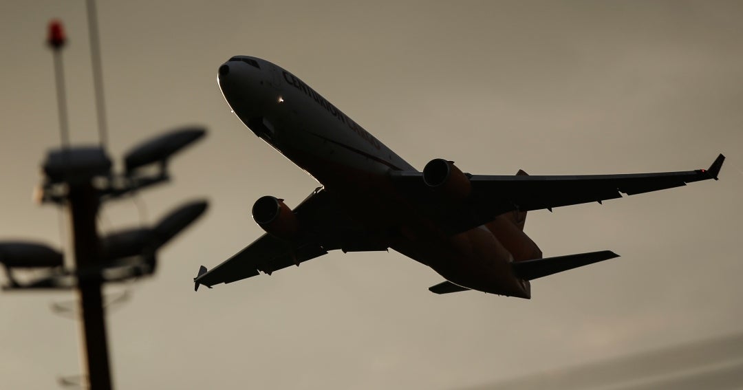 Aeronáutica Civil normaliza operaciones aéreas tras contingencia por terremoto en Panamá