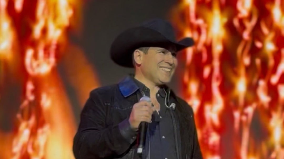 Bobby Pulido, cantante mexicoestadounidense