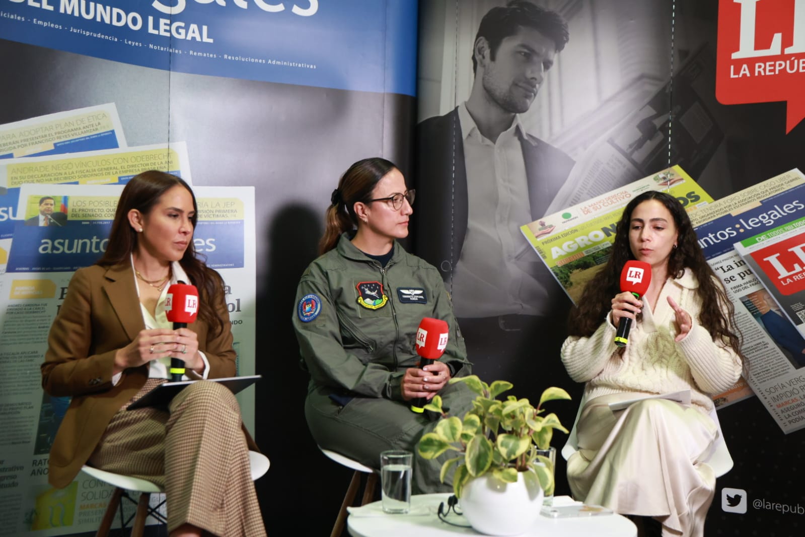 Silvana Habib Daza, directora ejecutiva de Asoenergía; y Diana Carolina Rueda Dimate, teniente coronel del Ideam