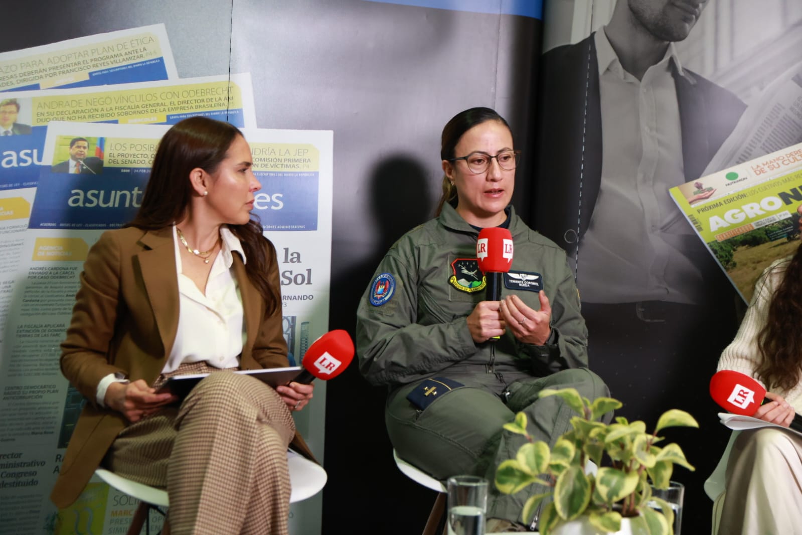Silvana Habib Daza, directora ejecutiva de Asoenergía; y Diana Carolina Rueda Dimate, teniente coronel del Ideam