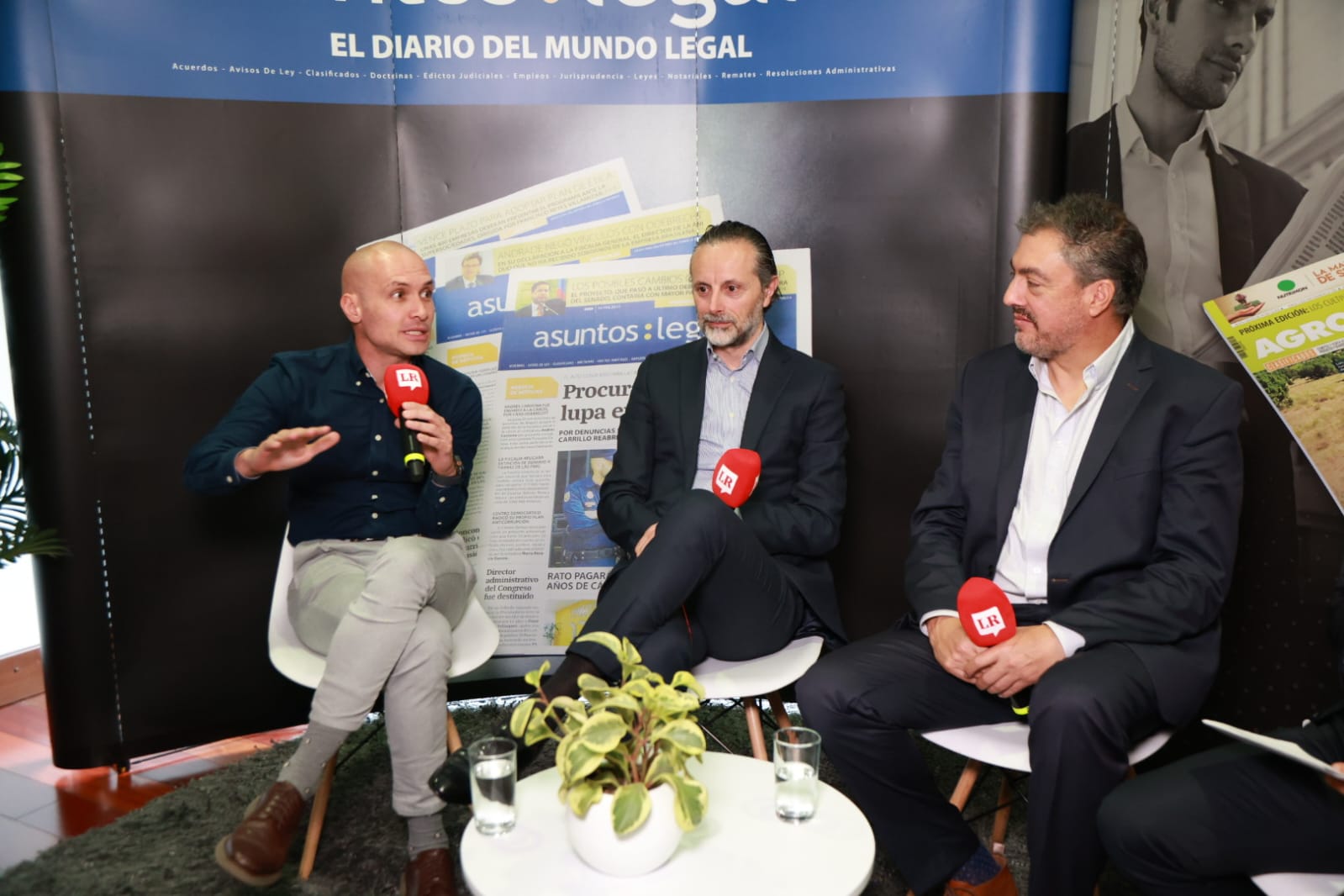 Juan Esteban Hincapié Rivera, CEO y cofundador de Erco Energía; Bruno Riga, gerente general de Enel Colombia; y Juan Ricardo Ortega, presidente del Grupo Energía Bogotá, GEB